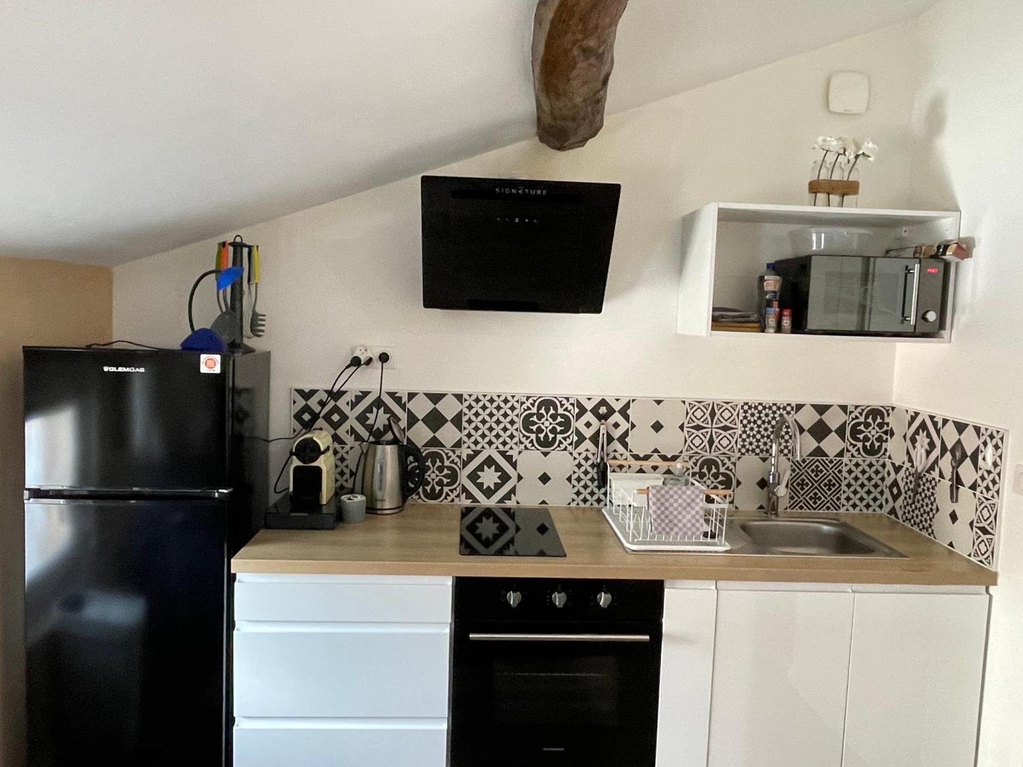Chez Jean-Yves Et Zoe - Le Saint Andre - Au Calme, Tres Propre, Proche Parkings, Clim Apartment Niort Exterior photo